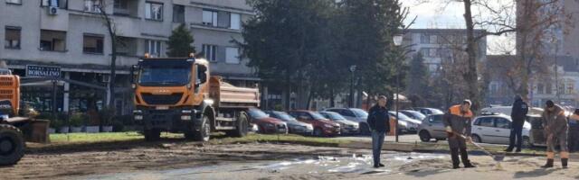 Priprema se teren za postavljanje KLIZALIŠTA na Trgu Svetog Đorđa (FOTO)