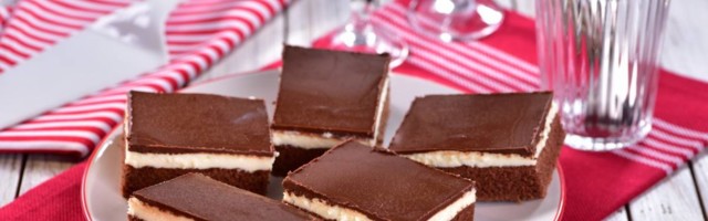 Mančmelou kinder torta će biti omiljena poslastica svakog ko je proba - sprema se prelako i nema šanse da vam ne uspe