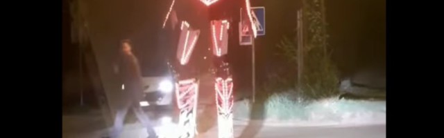 VIDEO "Transformers" šetao Novim Sadom: "Ljudi na Telepu svašta vide"
