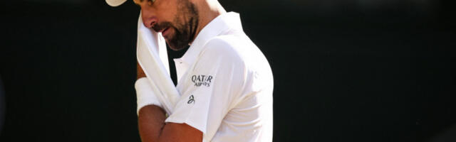 NOVAK SE BORIO, ALI NIJE BILO DOVOLJNO! Siner eliminisao Đokovića, ništa od finala Vimbldona za Srbina!