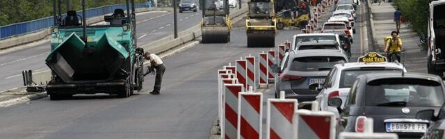 AMSS: Zbog radova na pojedinim deonicama mogući zastoji i usporavanje saobraćaja