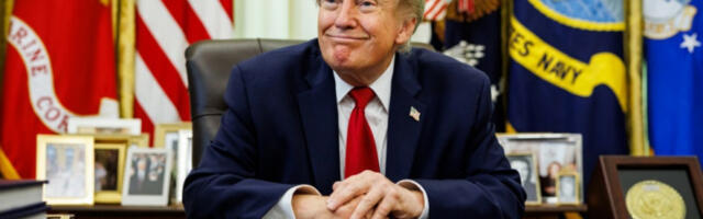 Трамп: углавном читам текстове о себи, из задовољства