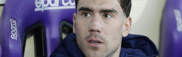 GDE JE DUŠAN VLAHOVIĆ!? Brutalne prozivke navijača na račun srpskog napadača!