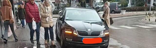Direktorka i rukovodilac „Parking servisa“ službena vozila koriste u privatne svrhe – iz preduzeća kažu da je odobreno