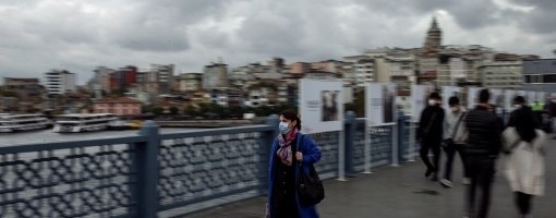 Turska uvodi zabranu pušenja na javnim mestima da bi sprečila građane da ne nose maske