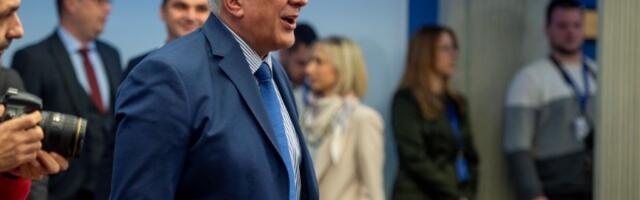 Mandić: Aktuelni Ustav upodobiti sadašnjosti i promeniti status srpskog jezika