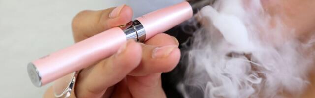 U tovaru kukuruza carinici našli skoro 100 pari patika i više od 600 elektronskih cigareta