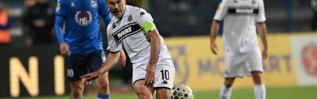 Ovo je tabela Superlige posle kiksa Partizana u Lučanima, crno-beli više nisu ni drugi, titula je izgubljena