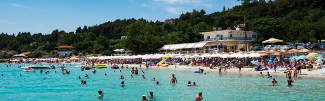 5 RAZLOGA ZAŠTO SRBI HRLE NA HALKIDIKI: Za koga je idealno da ovde letuje u junu, a za koga u avgustu: Nije ISTO!