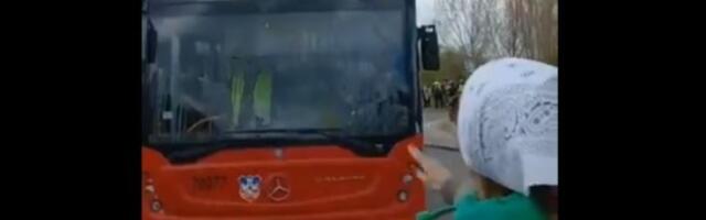 Kako su u Obrenovcu pokušali da spreče odlazak na skup ispred Skupštine (VIDEO)