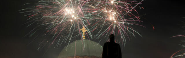 VEČERAS U PONOĆ OBAVEZNO ISPOŠTUJTE OVAJ OBIČAJ! Čeka vas sreća tokom cele godine!