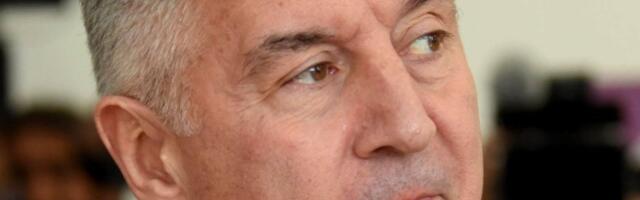 Milo Đukanović naoružan do zuba, ali ovaj karton je prazan: Prijavio MUP-u arsenal oružja - ne i njima, a pitanje je zašto