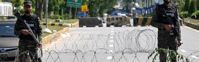 DUGE CEVI, BODLJIKAVA ŽICA I VOJSKA NA SVAKOM KORAKU: Pogledajte kako danas izgleda grad u koji su uprte oči celog sveta! Stižu NAJMOĆNIJI IGRAČI (FOTO)