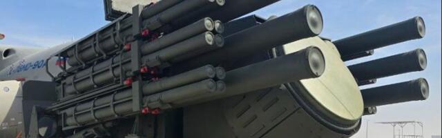 PANIKA U MOSKVI ZBOG UKRAJINSKIH DRONOVA: Rusija počela da postavlja nove PVO sisteme Pancir na krovove civilnih zgrada! (VIDEO, FOTO)
