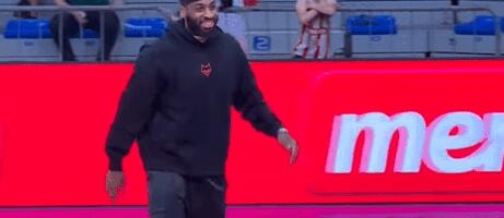 Hit scena u Nišu: Kodi Miler-Mekintajer zaigrao basket sa dečacima pred meč Zvezde (VIDEO)