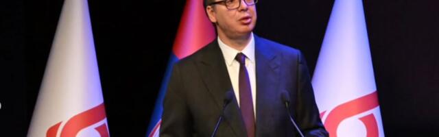 Vučić: Ulaganjem u vojsku čuvamo našu zemlju, niko se neće drznuti da nas napadne (FOTO)