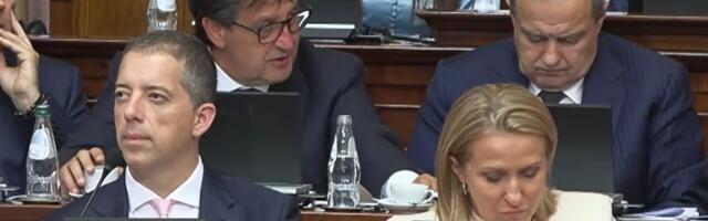 Ministar Gašić na sednici o nepoverenju vladi: „Mi dovedemo više ljudi u Drenovu pod šatore, nego oni glasova u celom Rasinskom okrugu“