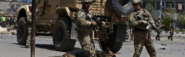 MA, KAKO DA NE! TALIBANI JEDVA ČEKAJU DA IM POD ZASTAVOM UN OTMU KABUL! Makron i Džonson zahtevaju formiranje bezbedne zone pod kontrolom UN