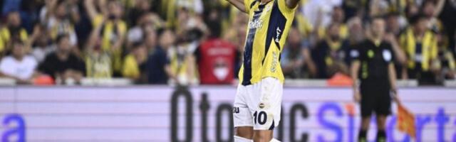 TADIĆ PSOVAO PROTIVNIČKE NAVIJAČE POSLE GOLA! Odgovorio im burnom proslavom (VIDEO)