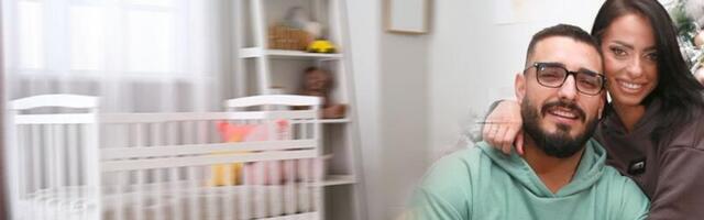 Žena Darka Lazića otkrila šta pevač drži na klaviru: Dok je on svirao Srni, Kaća je zumirala ovaj detalj