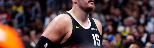 Povredio se Nikola Jokić! (Video)