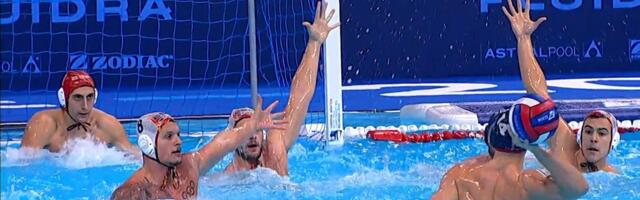 Srbija preokrenula u Areni: Delfini vode golom Martinovića!