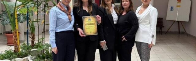 Dajana Paunović uručila donaciju u vidu sportske opreme OŠ Braća Aksić u Lipljanu