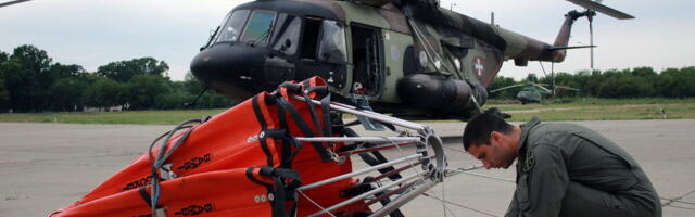Vojska Srbije uvežbava gašenje požara iz helikoptera: Piloti Mi-17 i H-145 na obuci za vanredne situacije (FOTO)