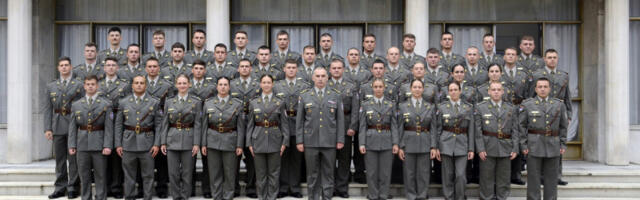 Najmlađi oficiri primljeni na dužnosti u Vojsci Srbije: Visoki oficiri im poželeli uspeh (FOTO)