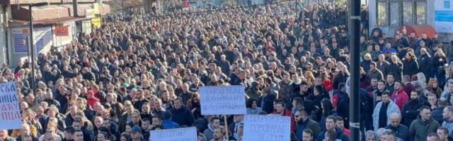 BOLI IH SRPSKA SLOGA! Nova S pokušala da umanji jedinstvo našeg naroda na Kosovu i Metohiji (FOTO)