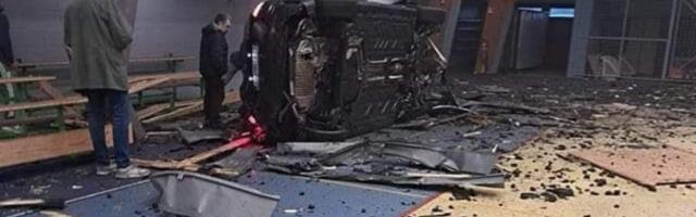 Fudbaler u Belgiji automobilom prošao kroz zid sportske hale kao ptica trkačica