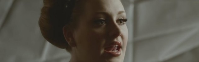 PRVI PUT POKAZALA SLIKU U KUPAĆEM Smršala je 50 kilograma, izgleda odlično, ali su je PRATIOCI ŽESTOKO OSUDILI zbog OVOGA! (FOTO)