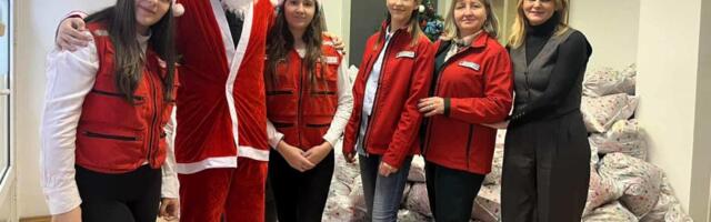 OBRADOVAĆE 230 MALIŠANA: Jedan paketić, puno ljubavi u Loznici (FOTO)