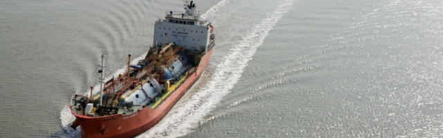 Бродови још увек не журе да прођу кроз Ормуски мореуз