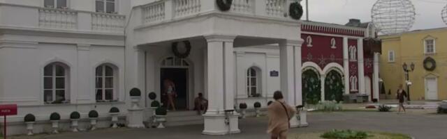 BEŽI I SKRIVA SE PO IMANJU: Zadrugarka traži pomoć, ne zna šta ju je snašlo! (VIDEO)