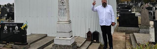 Pravoslavni sveštenik stavio srpski kamen na grob zločinca Ante Pavelića: Njegove reči odjekuju svetom