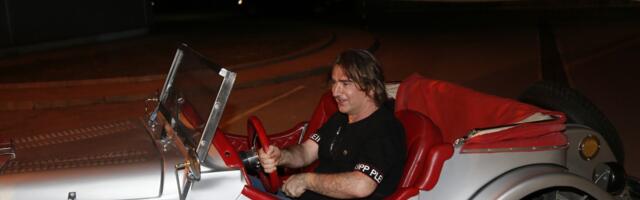 Isplivao snimak Željka Mitrovića: Svirao na ulici u Londonu, nerealno koliko je zaradio za 52 minuta