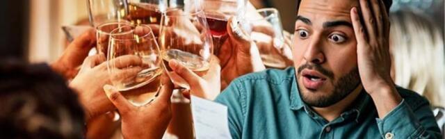 STVARNO DA ZABOLI GLAVA! Ekipi iz Novog Sada preseo doček Nove godine na jednom splavu! NEVEROVATNO ŠTA SU PLATILI 80.000 DINARA, OSTALI U ŠOKU!