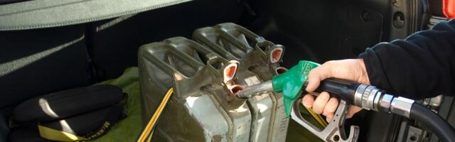 Svi pravimo istu grešku sa kanisterima, a zakon je jasan: Evo koliko litara goriva smete da čuvate u garaži, a koliko da prenosite u automobilu!