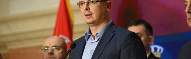 Parandilović tvrdi da će režimska NVO da se pita o udžbenicima