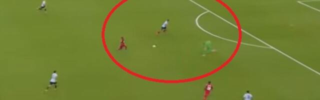 Šta si hteo, čoveče?! Neverovatna glupost golmana Muslere koštala Urugvaj pobede /VIDEO/