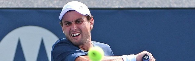 Skoro pet sati drame, prežive Karacev dva seta zaostatka i dve meč lopte Tompsona