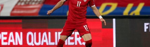 Kostić se seli u Englesku? Ajntraht dobio zvaničnu ponudu za Srbina!