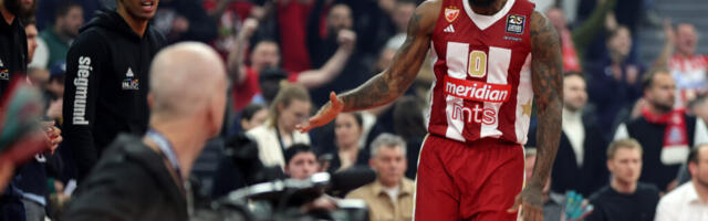 DELIJE „OKUPIRALE“ MINHEN! Marienplatz se tresea od pesme navijača Zvezde, uz reči za Olimpijakos pred Partizan! (VIDEO)