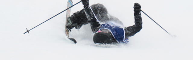 Poznato stanje skijaša nakon jezivog pada: Olimpijski komitet saopštio bitne vesti