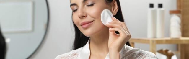 Greška zbog koje se bore javljaju 10 godina ranije: Ubrzava starenje kože, a većina žena to radi