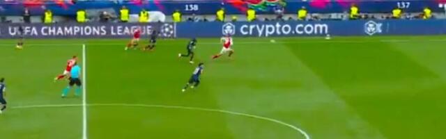 KOLIKO SREĆE IMA ARSENAL! Odbitak, gol i šok u Budimpešti! (VIDEO)