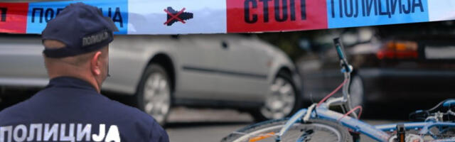 STRAHOVITA NESREĆA KOD BAČKE PALANKE! Sudarili se automobil i bicikl, IMA MRTVIH!