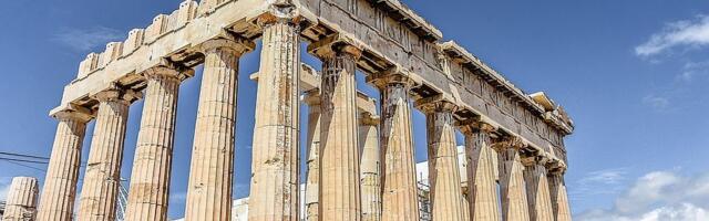 Muškarac nožem ranio dvoje turista kod Akropolja