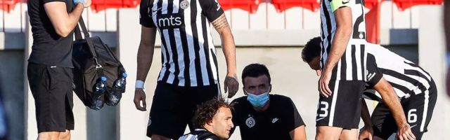 Ušao, dao gol posle 40 sekundi, povredio i sebe i golmana (VIDEO)